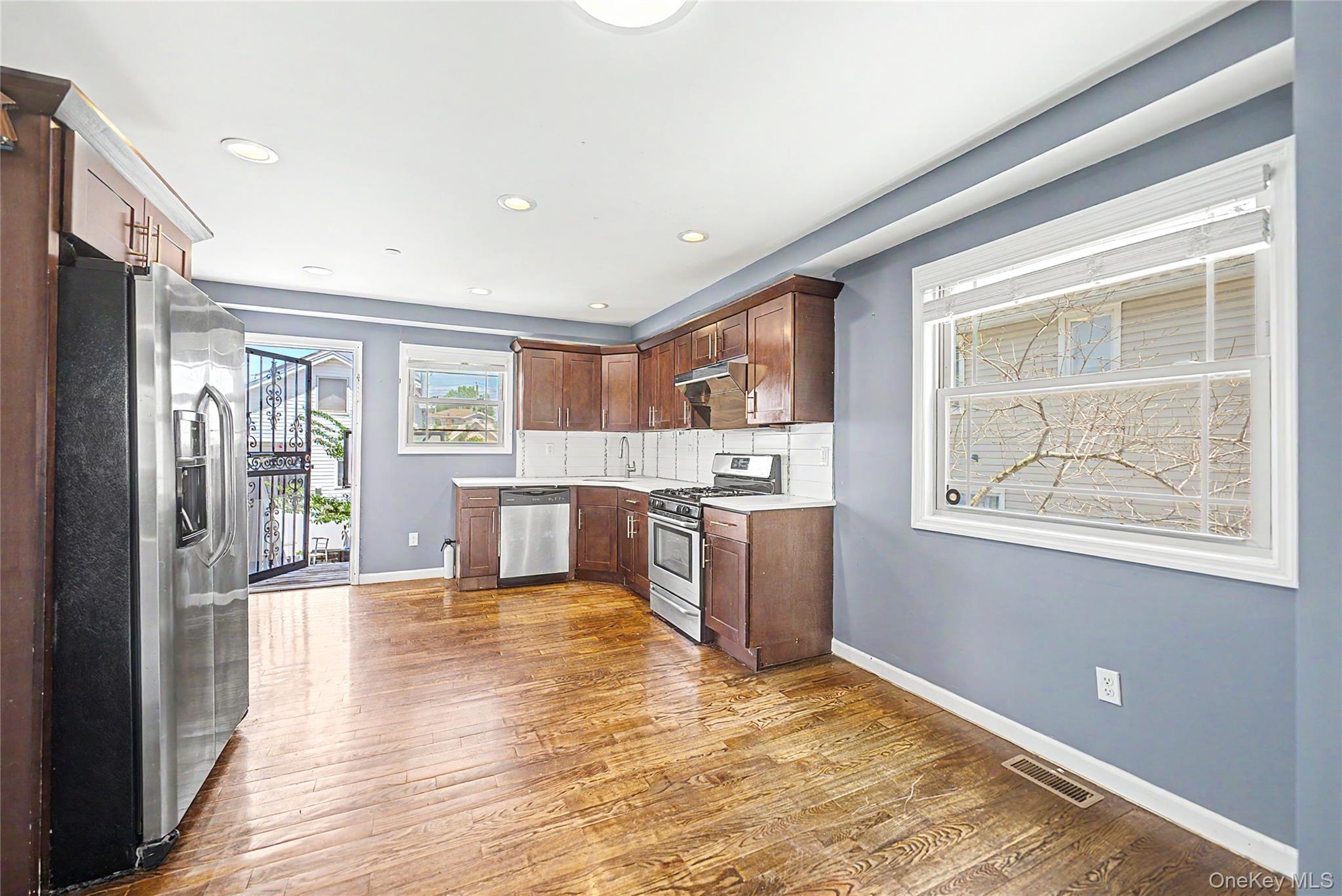 10205 Davenport Ct, Howard Beach, NY 11414 photo