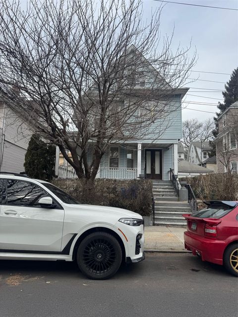 Triplex in Woodhaven NY 8427 85th Drive.jpg