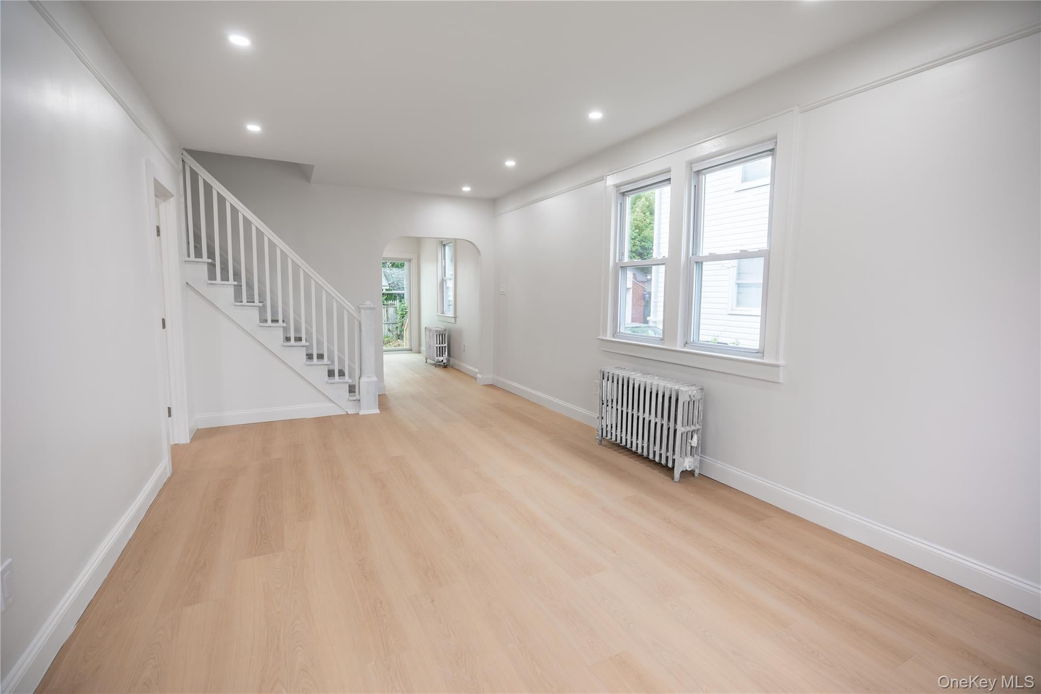 28 Cammerer Ave, East Rockaway, NY 11518 photo