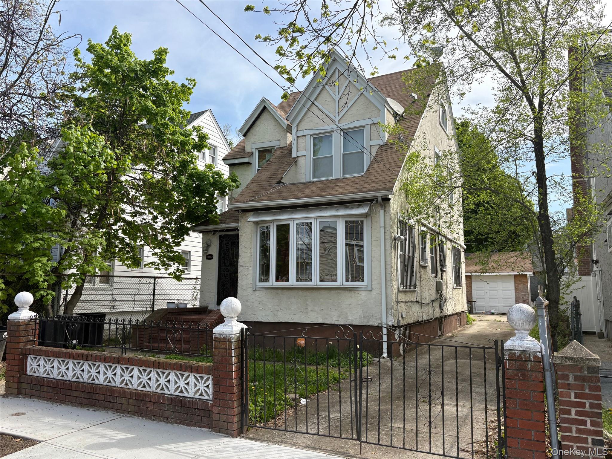115 57 196th St, Saint Albans, NY 11412