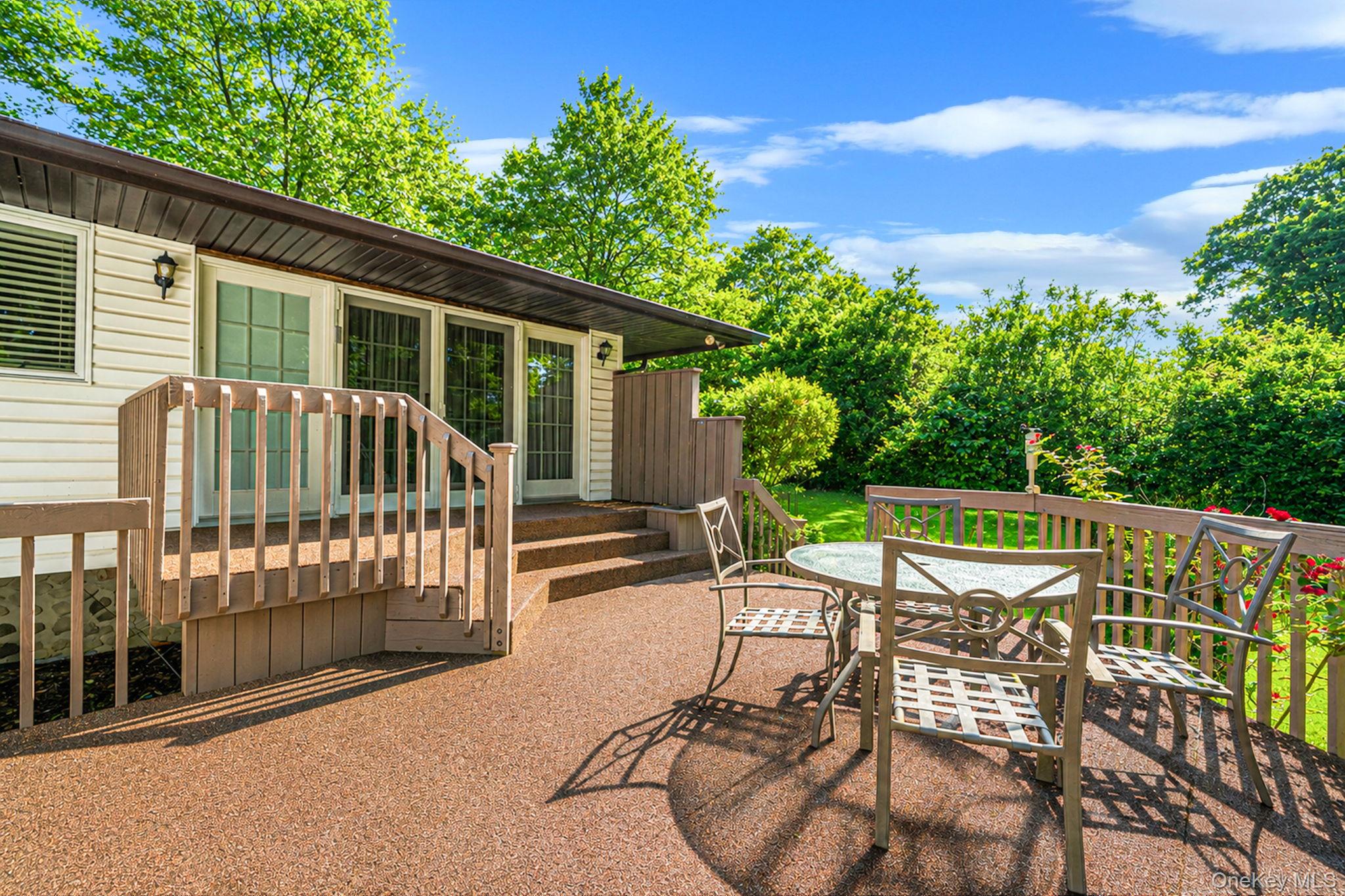 37 Coe Pl, Huntington Station, NY 11746 photo