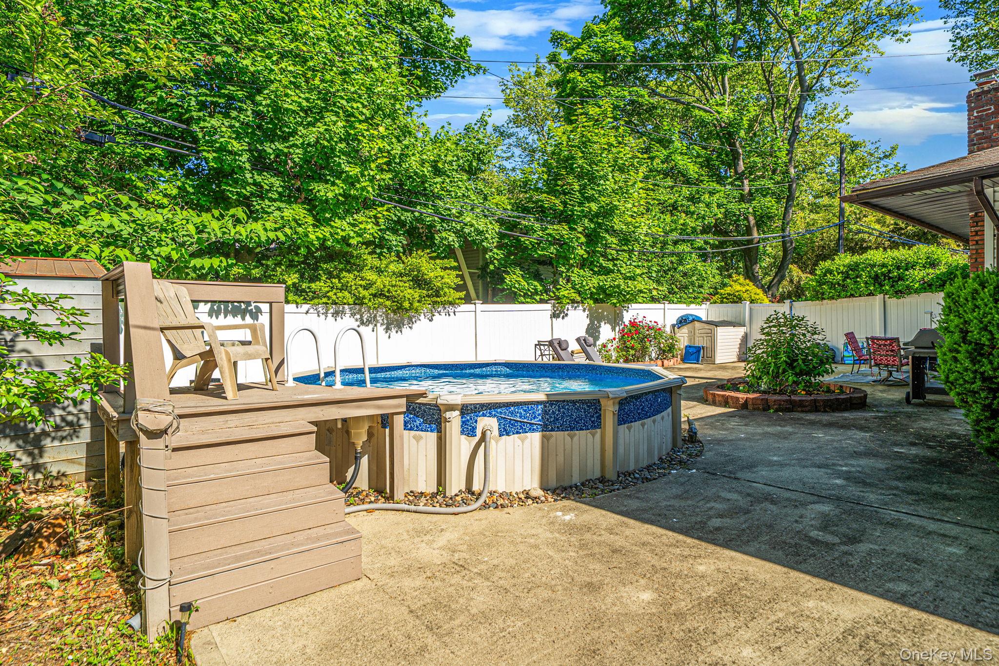 37 Coe Pl, Huntington Station, NY 11746 photo