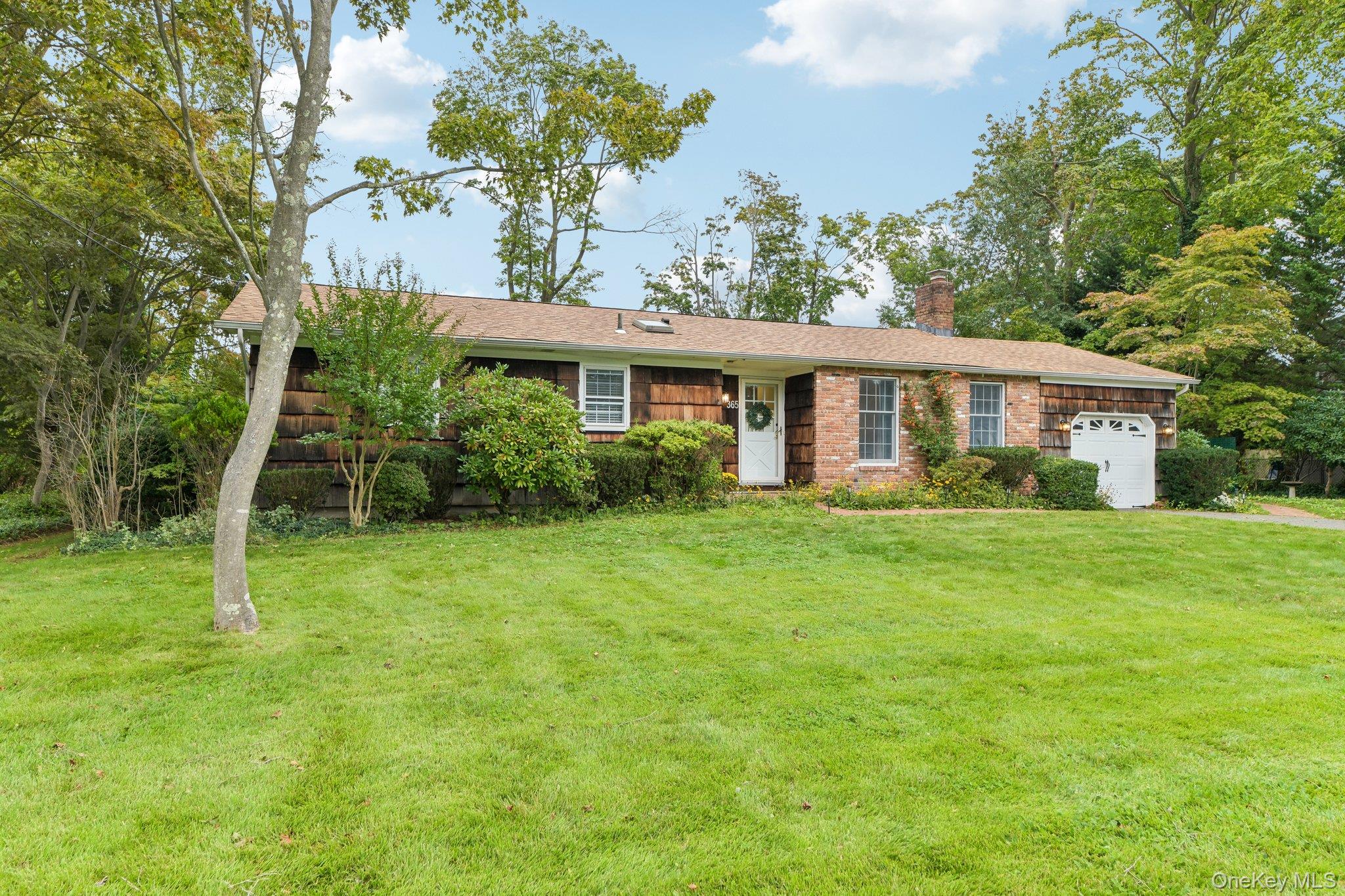 365 Van Buren St, Saint James, NY 11780