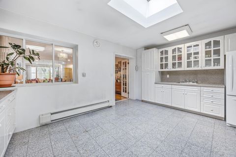 Single Family Residence in Flushing NY 14759 71st Avenue.jpg