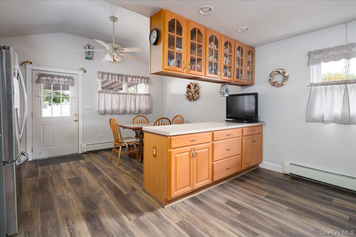 8 Park Cir, Farmingdale, NY 11735 photo