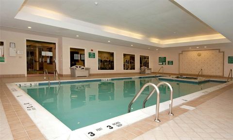 Condominium in Melville NY 1000 N Madeira Boulevard 33.jpg
