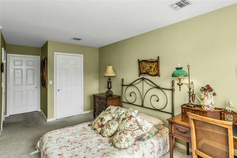 Condominium in Melville NY 1000 N Madeira Boulevard 15.jpg