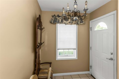 Condominium in Melville NY 1000 N Madeira Boulevard 2.jpg