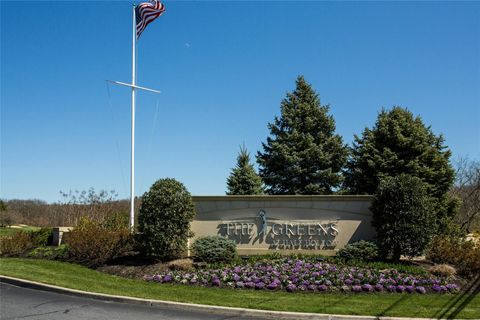Condominium in Melville NY 1000 N Madeira Boulevard 40.jpg