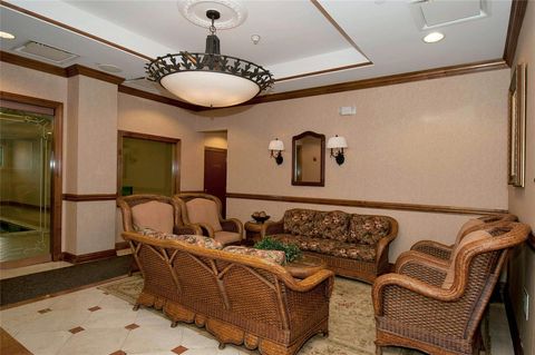 Condominium in Melville NY 1000 N Madeira Boulevard 38.jpg