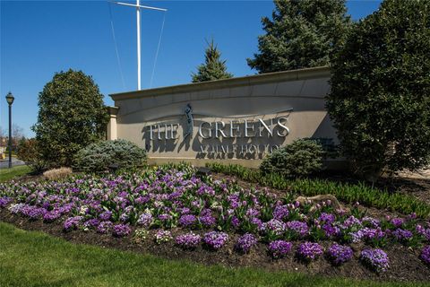 Condominium in Melville NY 1000 N Madeira Boulevard 23.jpg