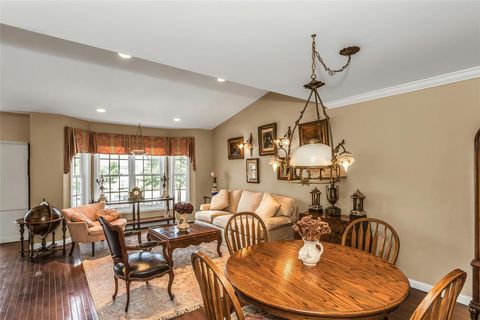 Condominium in Melville NY 1000 N Madeira Boulevard 7.jpg