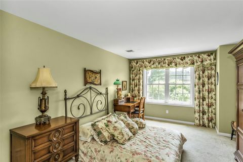 Condominium in Melville NY 1000 N Madeira Boulevard 13.jpg