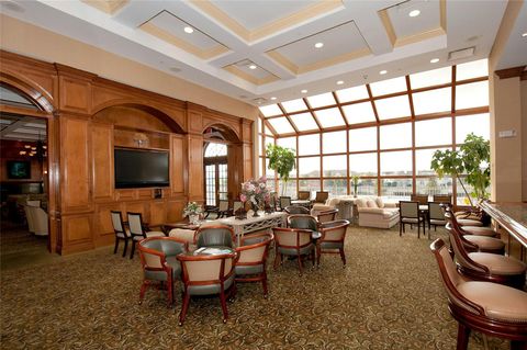 Condominium in Melville NY 1000 N Madeira Boulevard 36.jpg