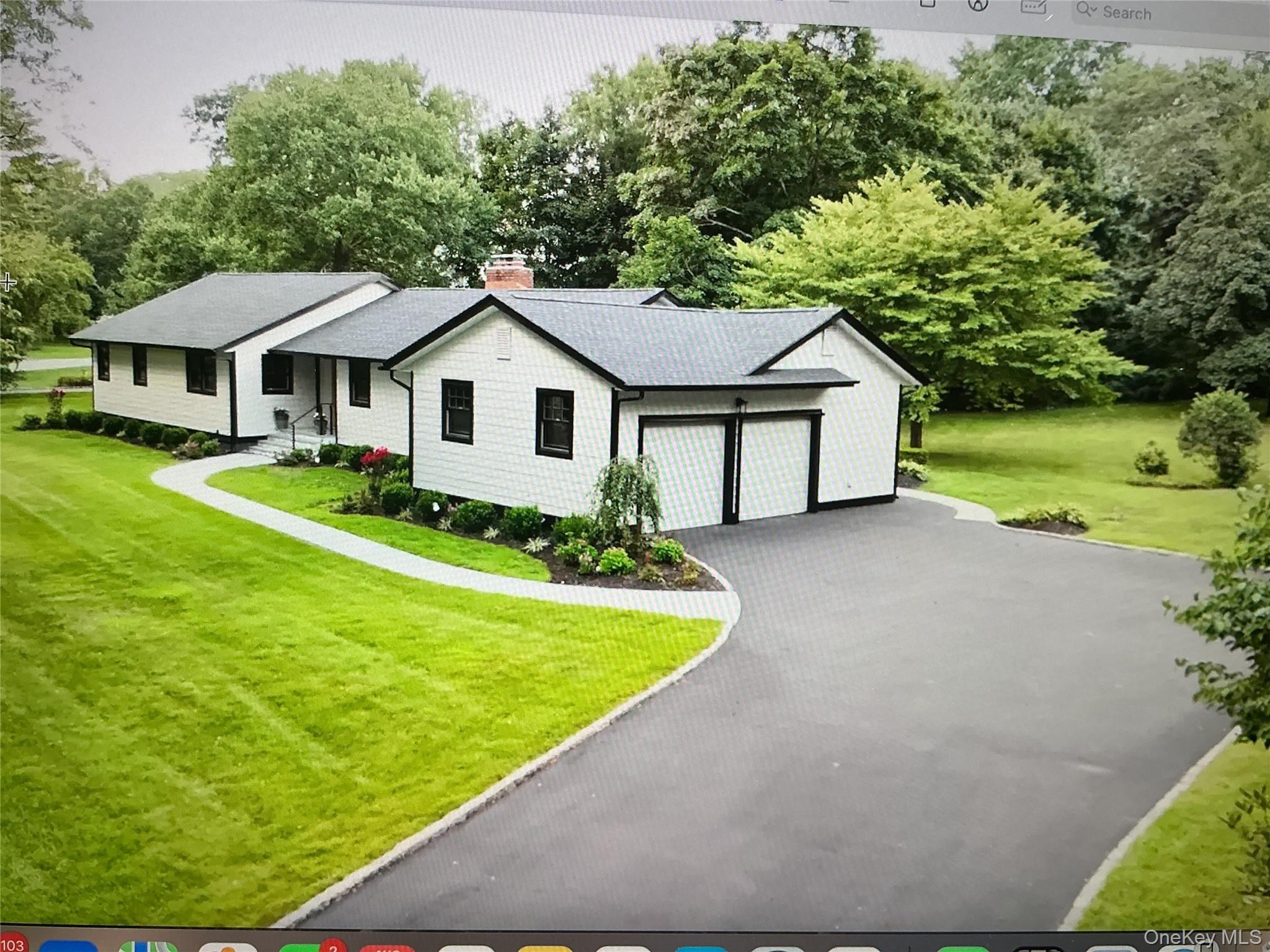 19 Michaels Ln, Old Brookville, NY 11545