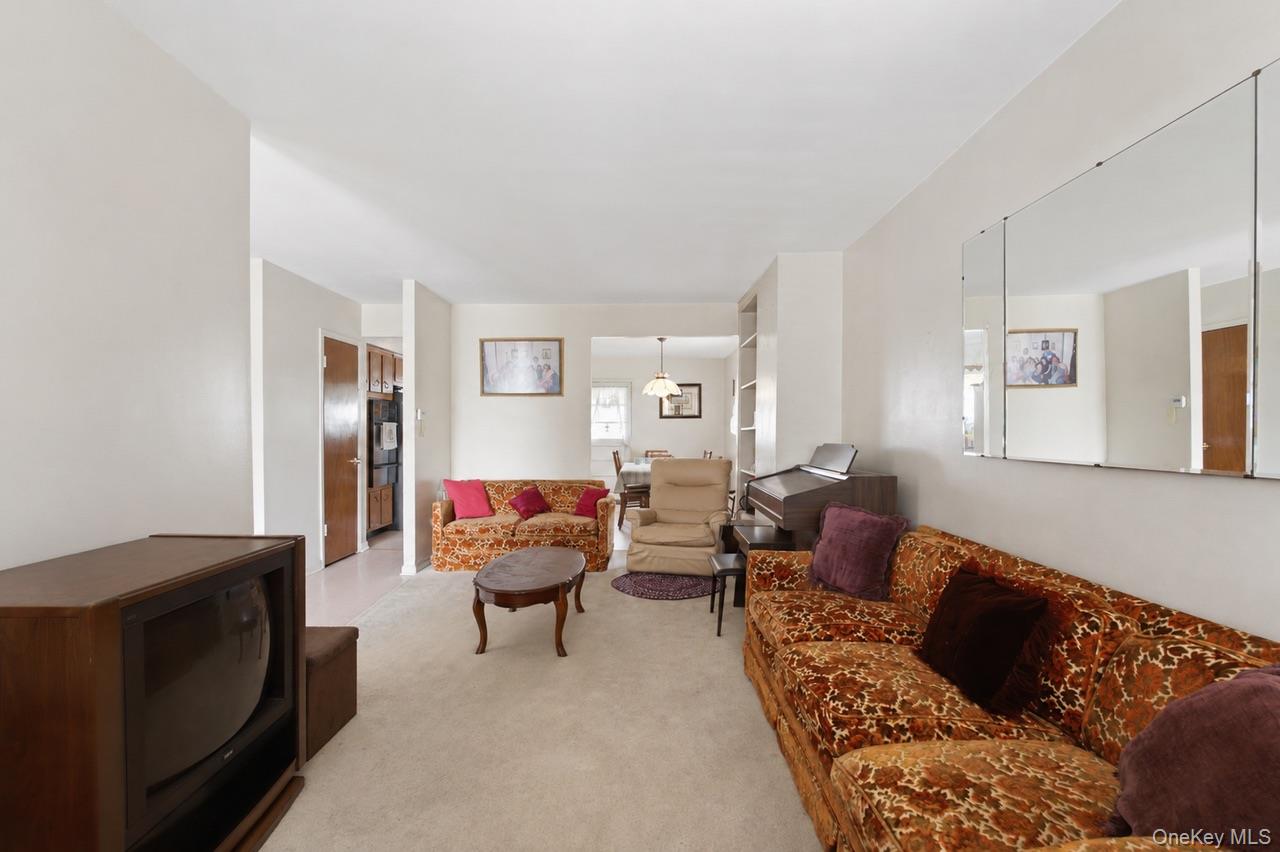 1056 Swinton Ave, Bronx, NY 10465 photo