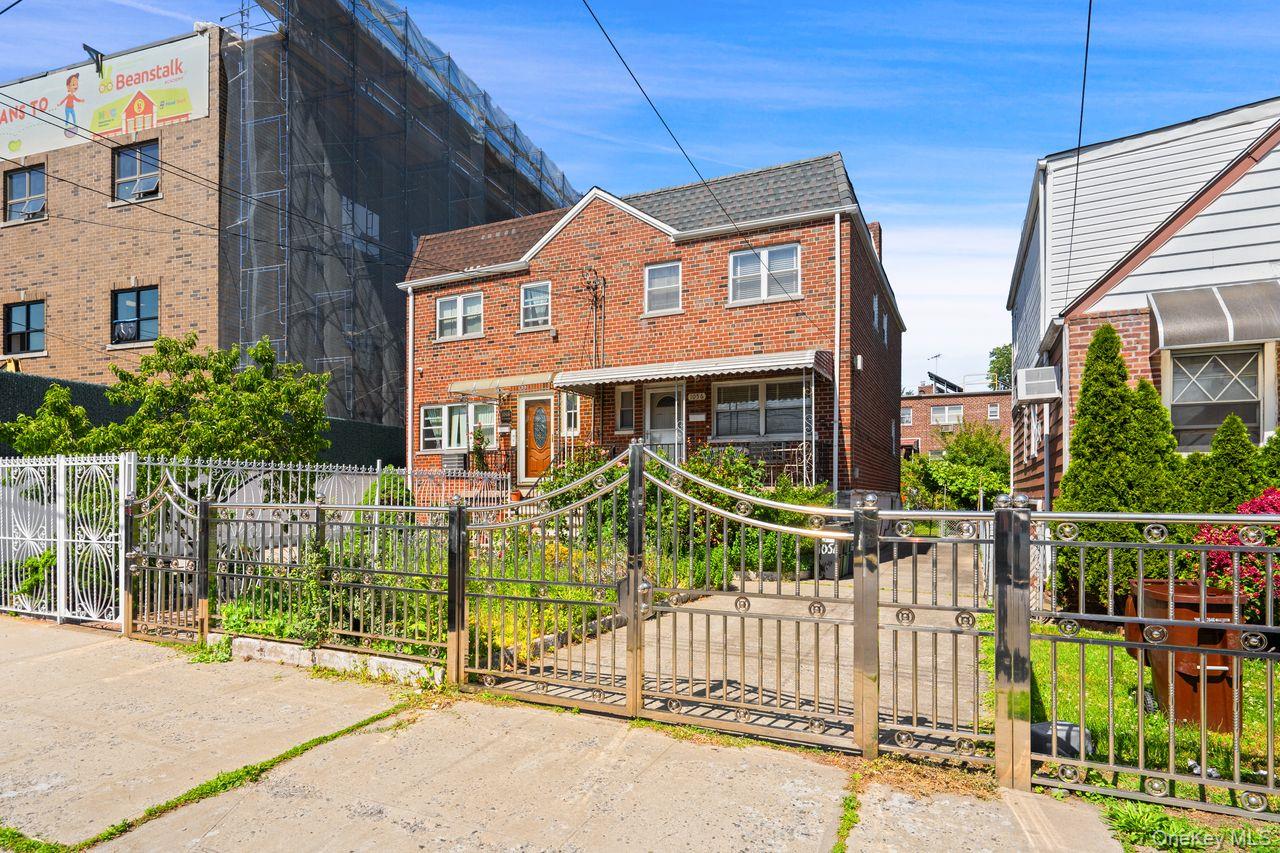 1056 Swinton Ave, Bronx, NY 10465