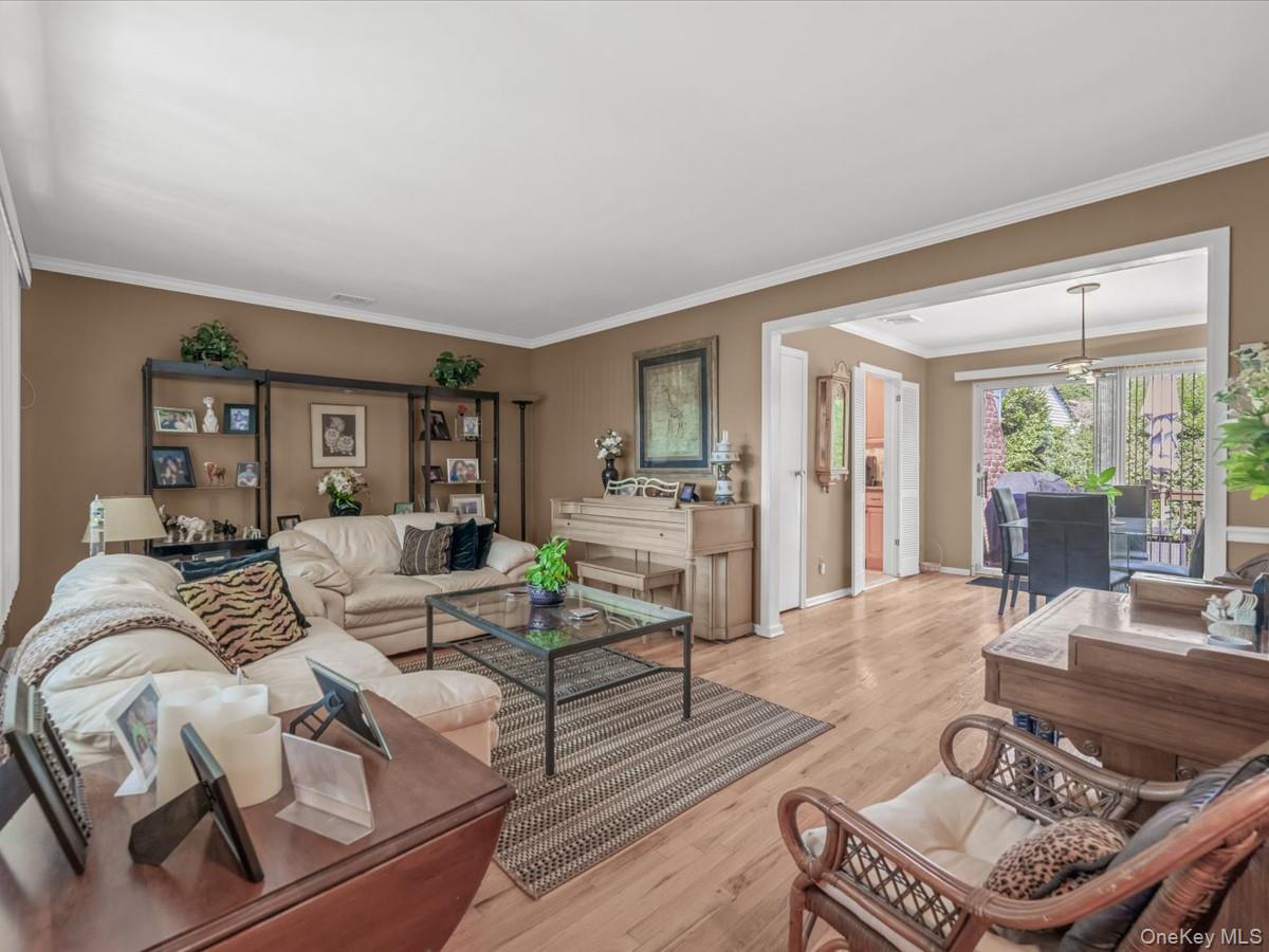 2643 Landman Ln, North Bellmore, NY 11710 photo