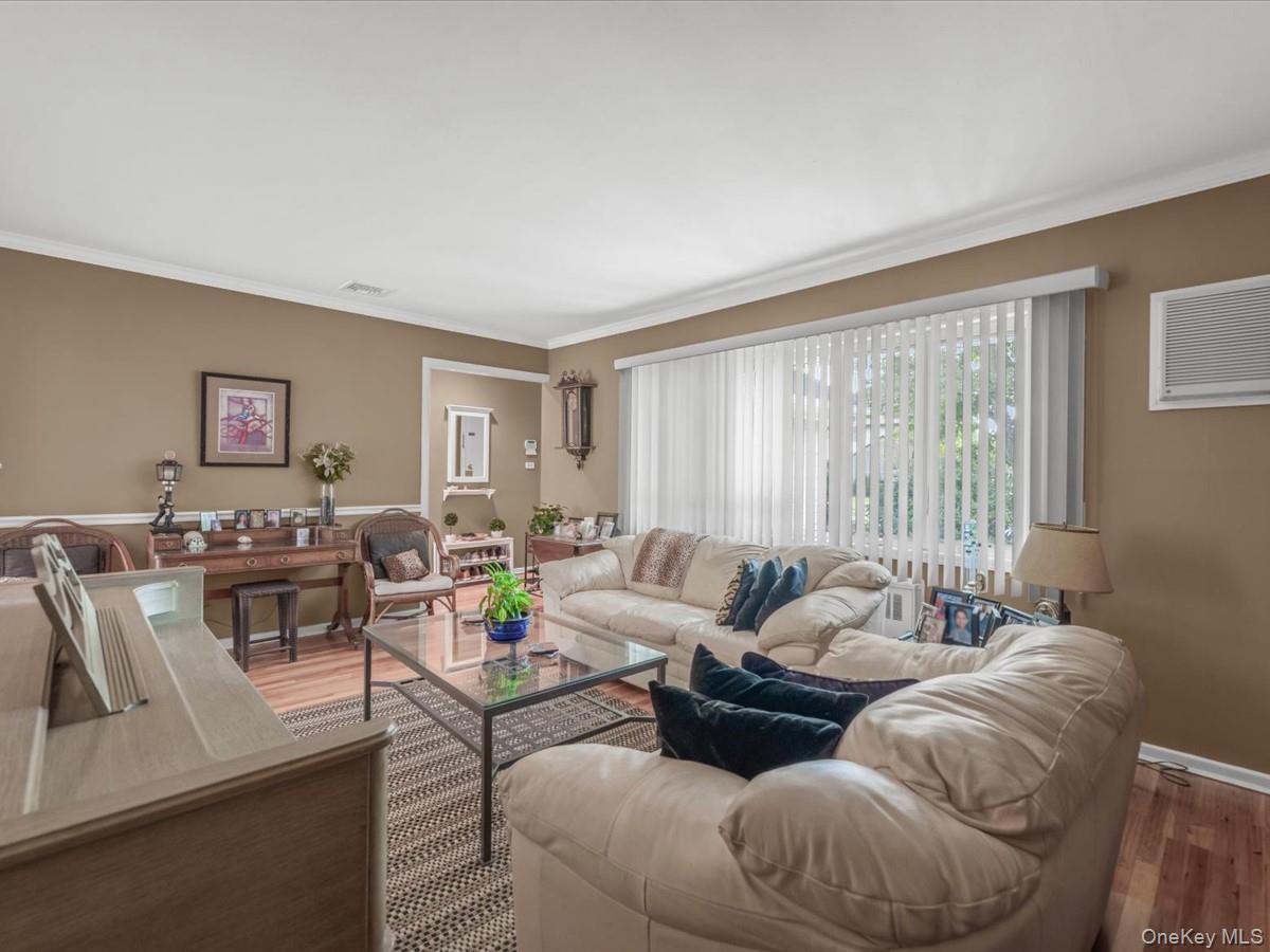 2643 Landman Ln, North Bellmore, NY 11710 photo
