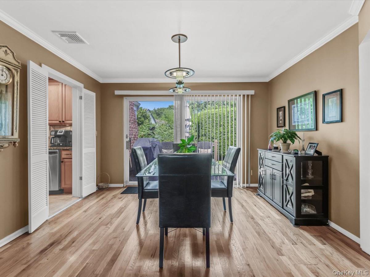 2643 Landman Ln, North Bellmore, NY 11710 photo