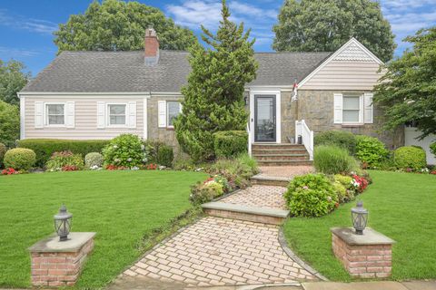 Single Family Residence in Oceanside NY 3309 Balsam Street.jpg