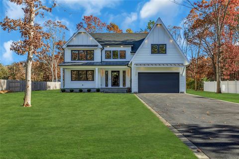 Single Family Residence in Bohemia NY 291 Pond Road.jpg