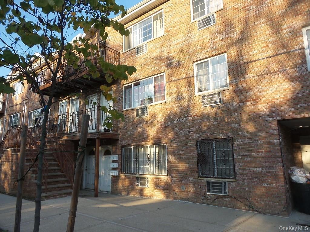 3540 Ely Ave, Bronx, NY 10466