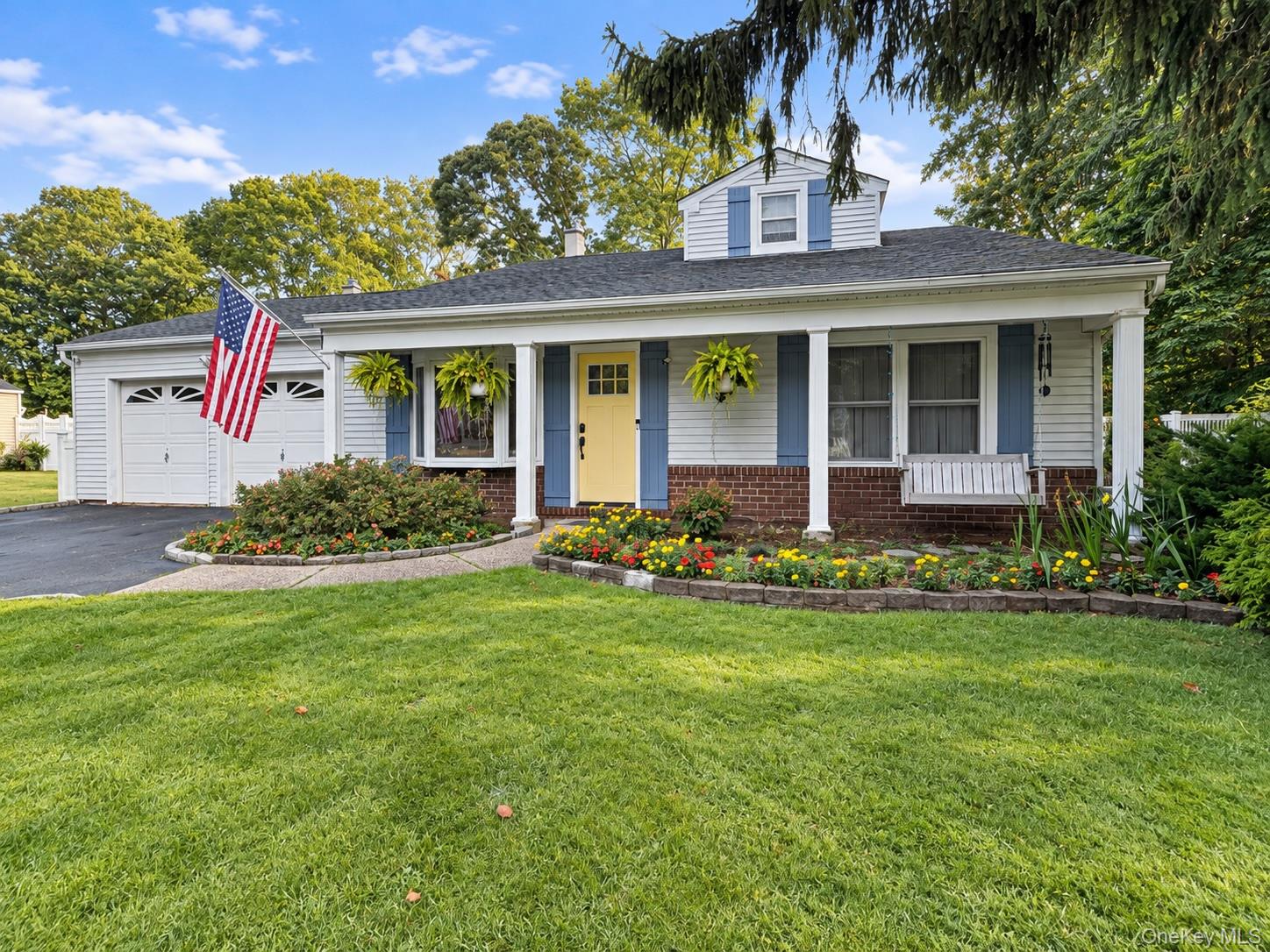 9 Sugarbush Ln, Coram, NY 11727 photo