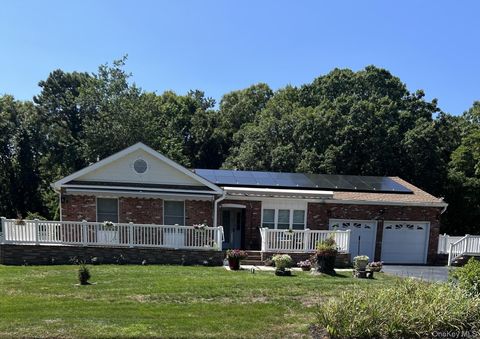 Single Family Residence in Centereach NY 70 Forest Road.jpg