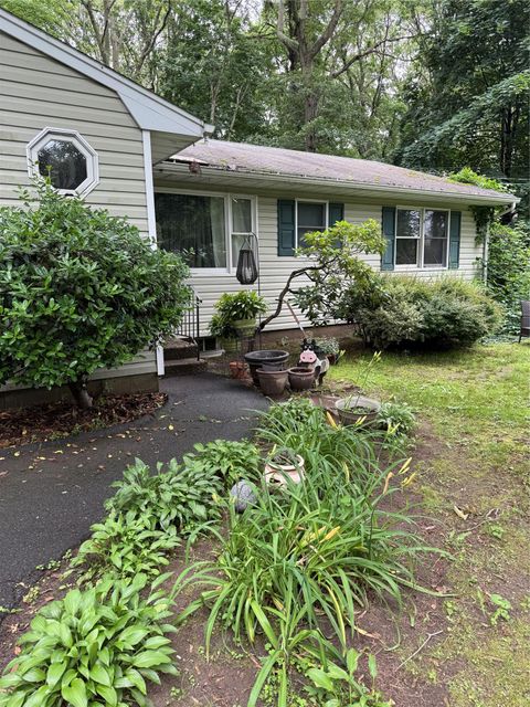 Single Family Residence in Miller Place NY 225 Tyler Avenue.jpg