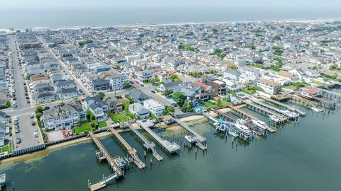 Single Family Residence in Long Beach NY 103 Connecticut Avenue 44.jpg