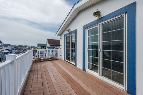 Single Family Residence in Long Beach NY 103 Connecticut Avenue 20.jpg