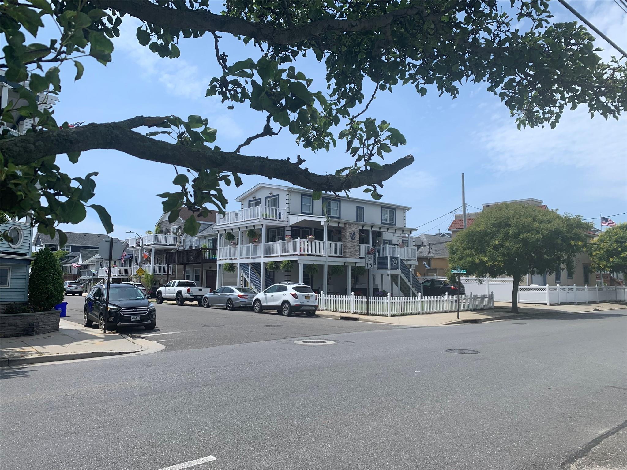 Single Family Residence in Long Beach NY 103 Connecticut Avenue 46.jpg