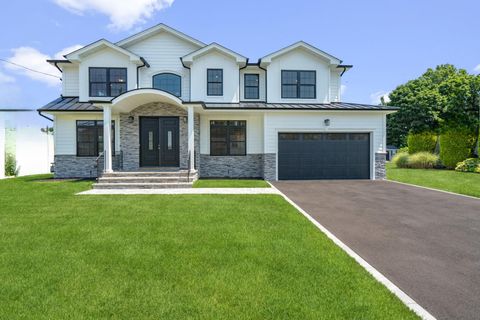 Single Family Residence in Jericho NY 25 Westchester Avenue.jpg