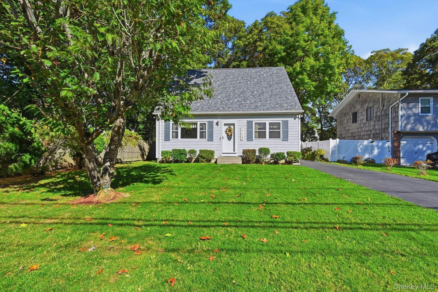 243 Wavecrest Dr, Mastic Beach, NY 11951 photo