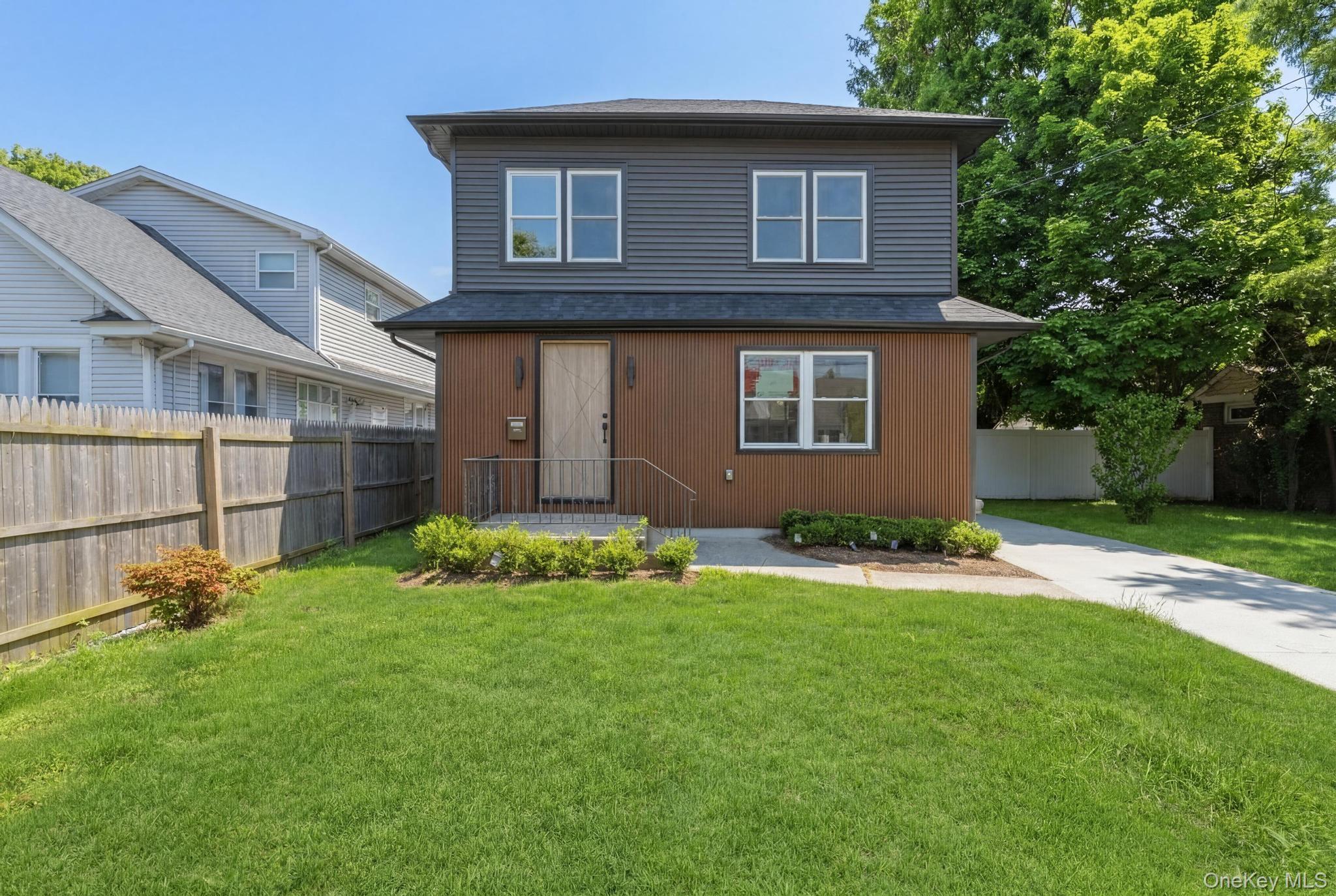 2532 Washington Ave, Oceanside, NY 11572