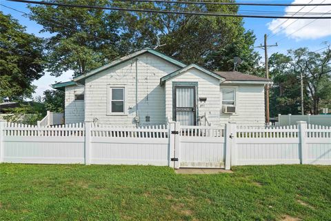 Single Family Residence in Freeport NY 451 Babylon Turnpike.jpg