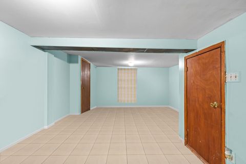 Single Family Residence in Springfield Gardens NY 13121 Mathewson Court 22.jpg