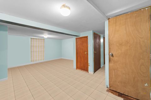 Single Family Residence in Springfield Gardens NY 13121 Mathewson Court 23.jpg