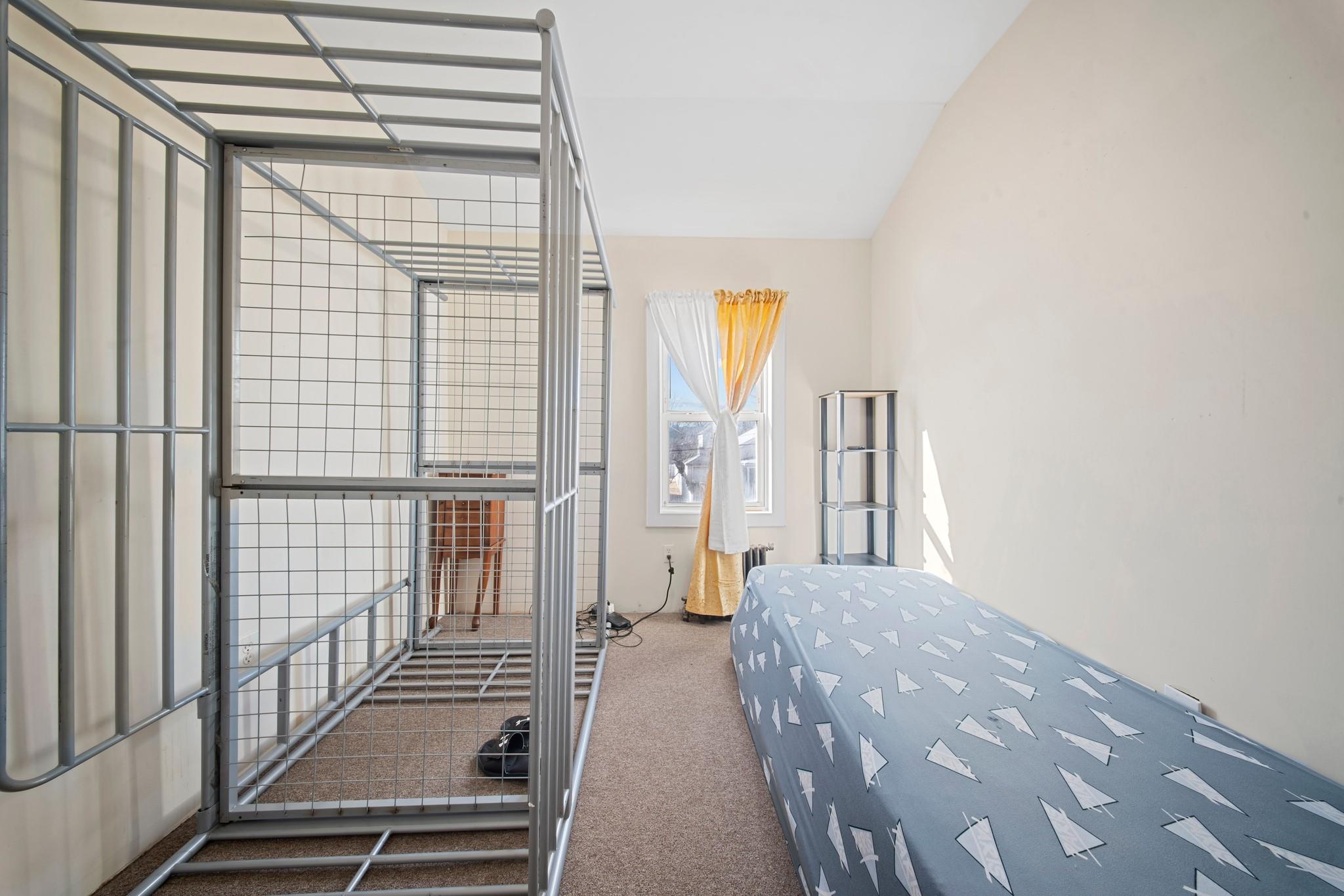 Single Family Residence in Springfield Gardens NY 13121 Mathewson Court 19.jpg