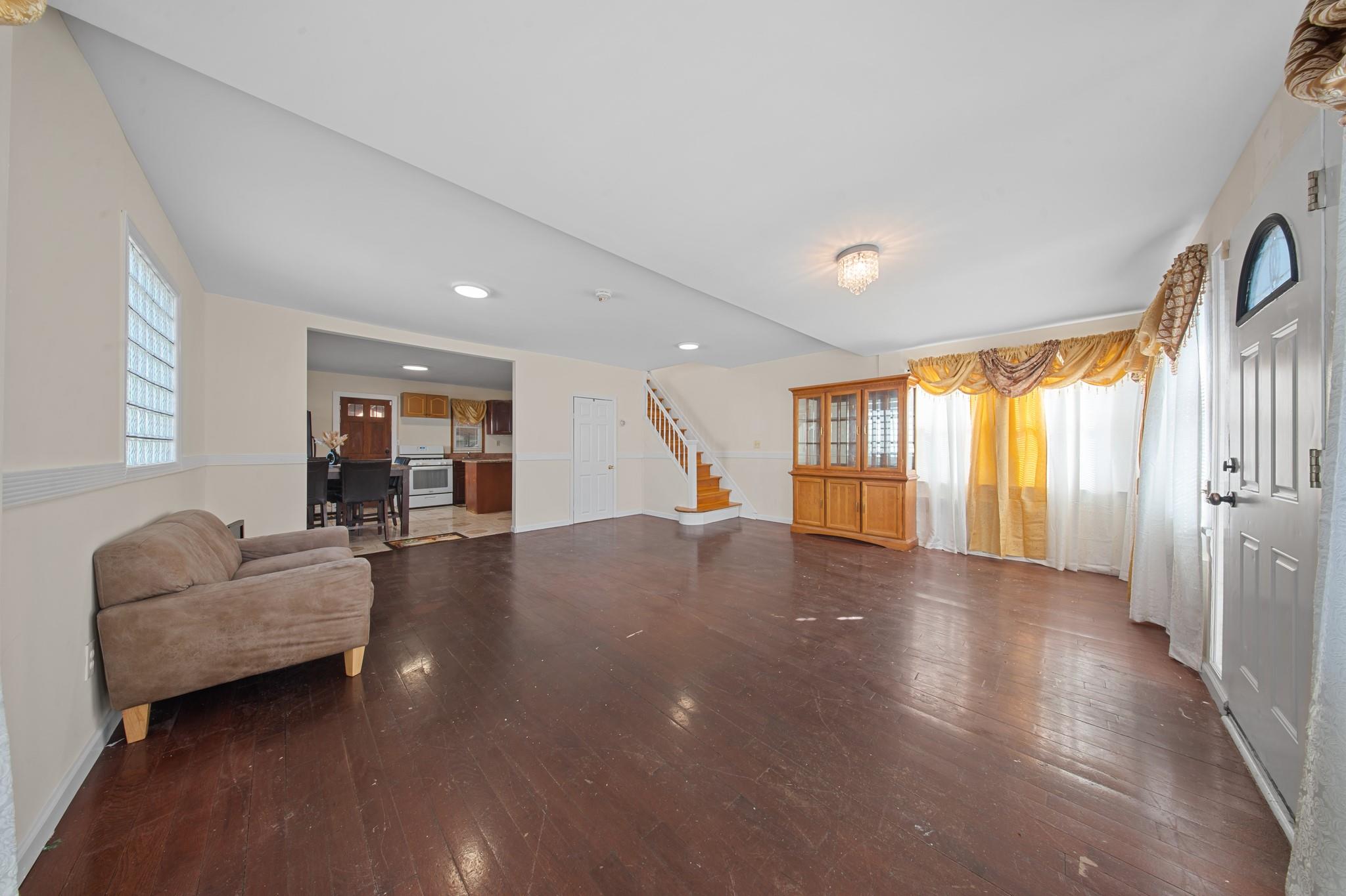 Single Family Residence in Springfield Gardens NY 13121 Mathewson Court 5.jpg