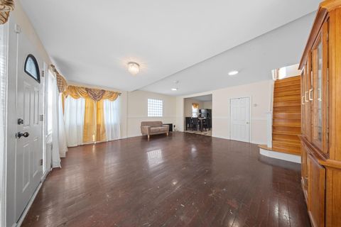 Single Family Residence in Springfield Gardens NY 13121 Mathewson Court 2.jpg