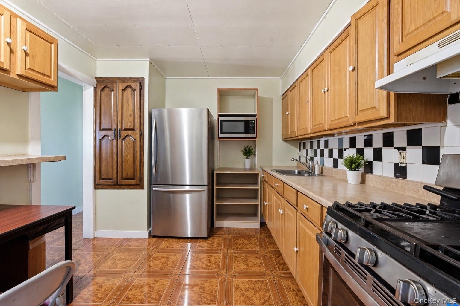 106 Bergold St, Brentwood, NY 11717 photo