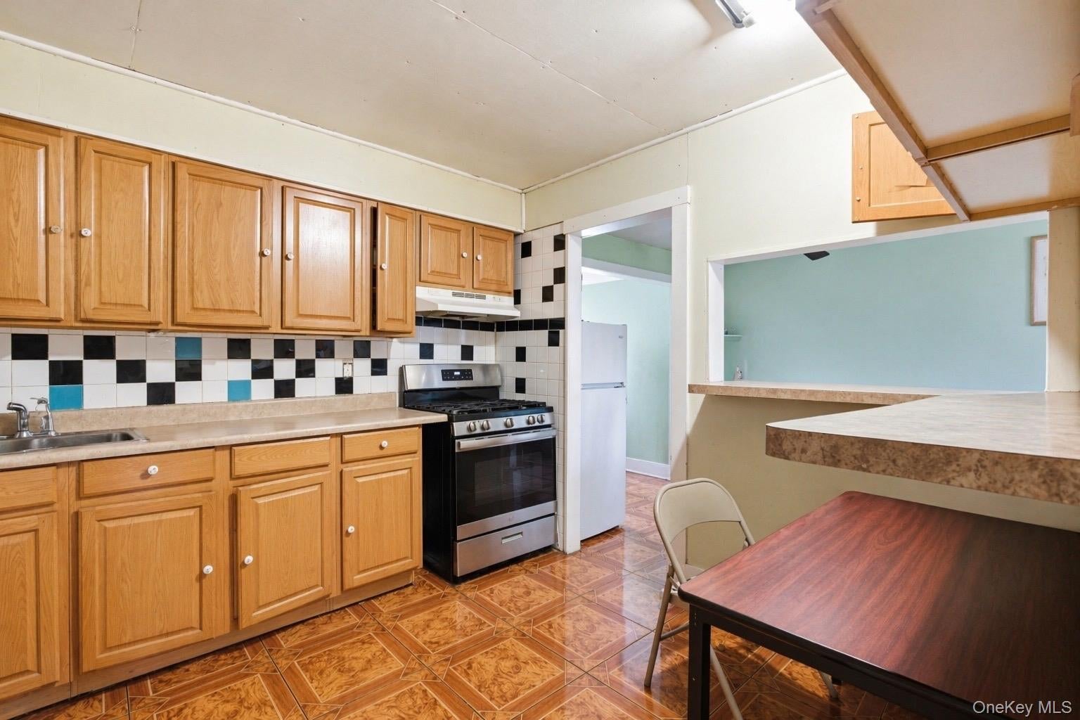 106 Bergold St, Brentwood, NY 11717 photo