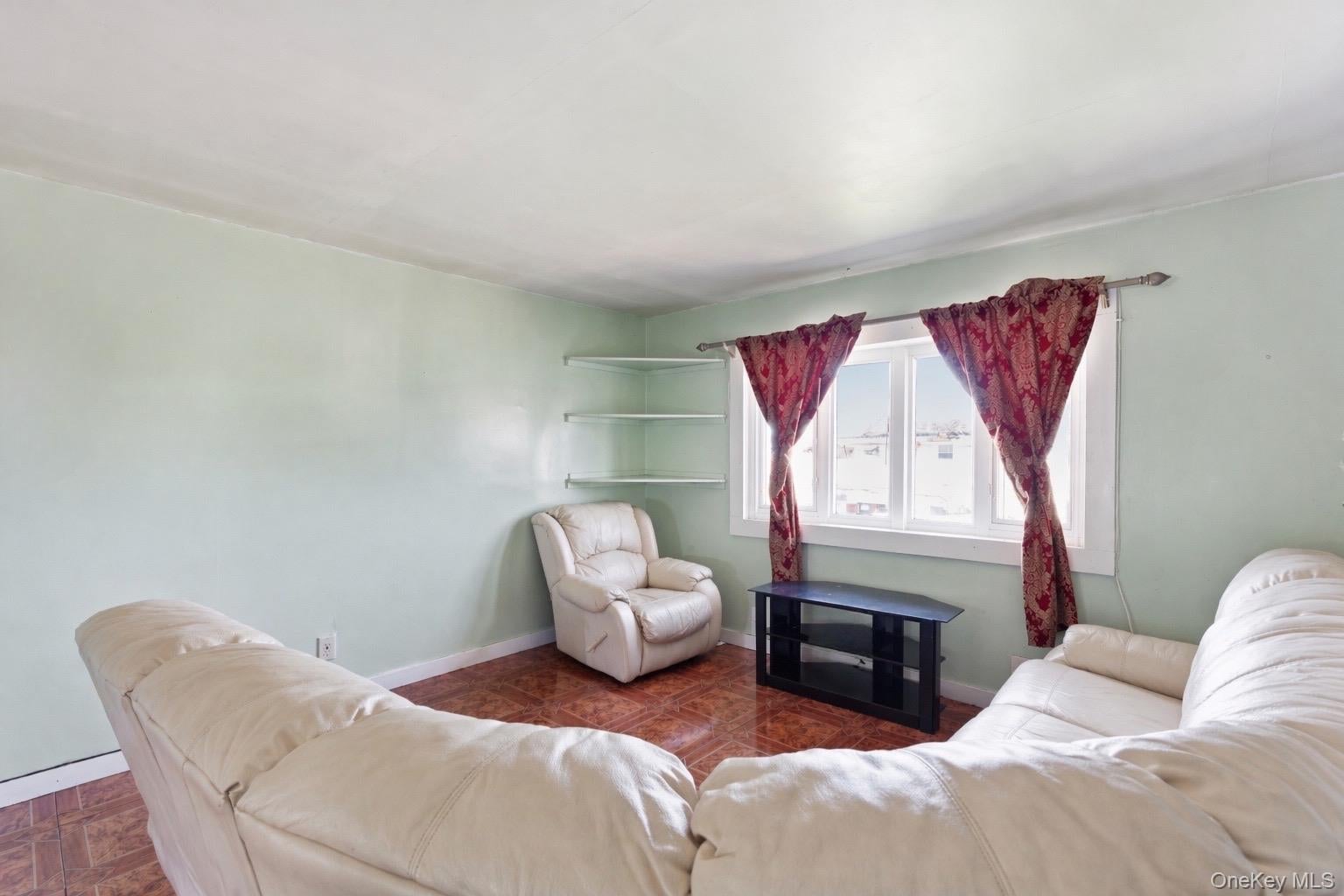 106 Bergold St, Brentwood, NY 11717 photo