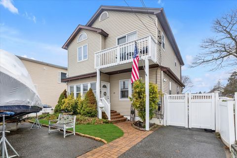Single Family Residence in Wantagh NY 20 Beverly Road.jpg