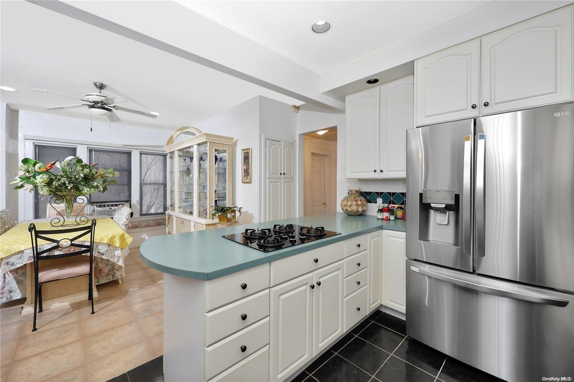 61 W Walnut St, Long Beach, NY 11561 photo