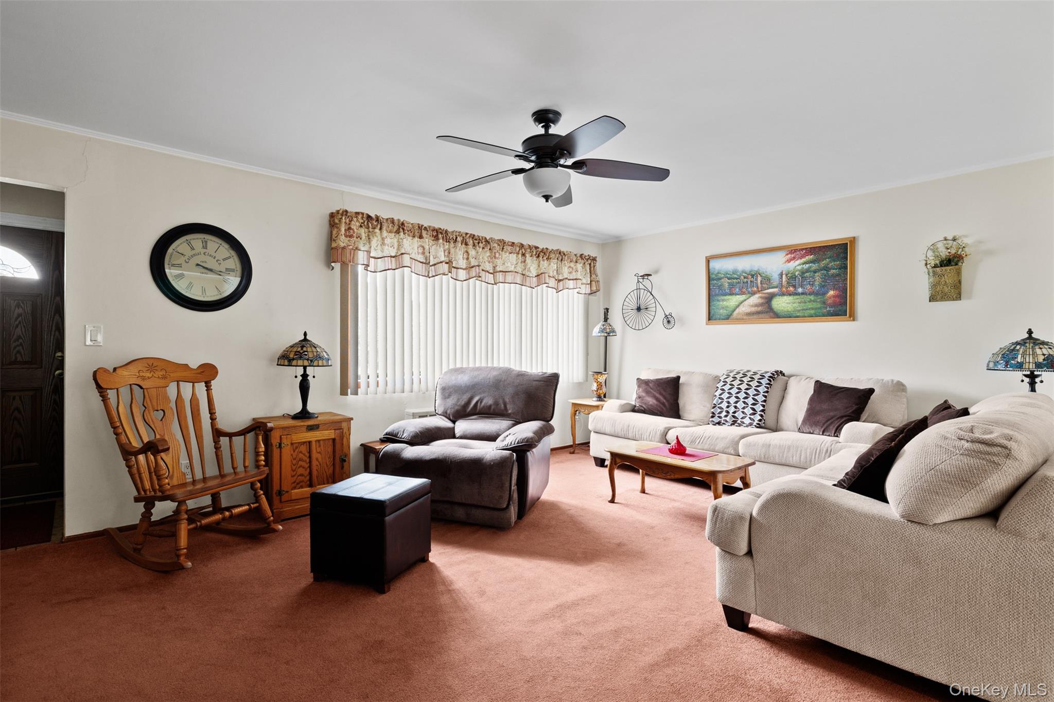 380 N Clinton Ave, Lindenhurst, NY 11757 photo