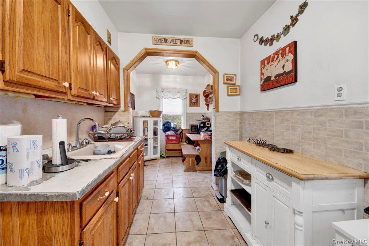 2849 E 195th St, Bronx, NY 10461 photo