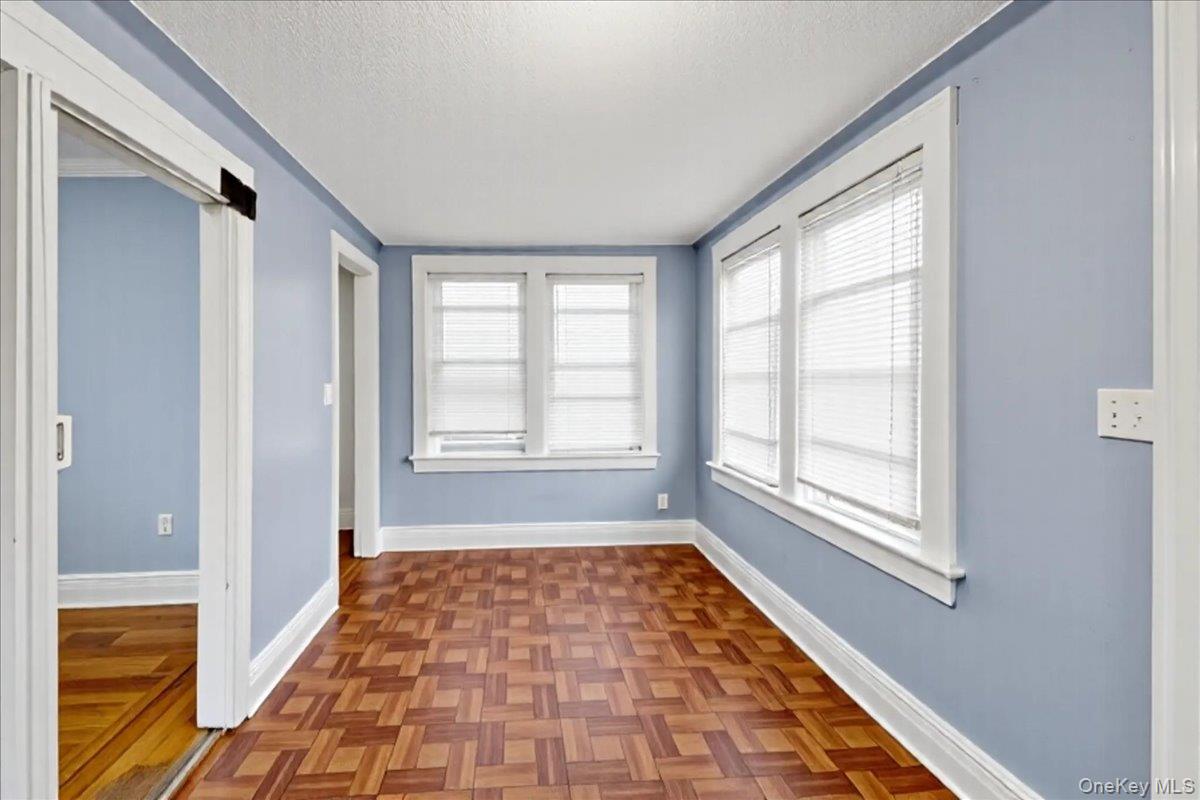 2849 E 195th St, Bronx, NY 10461 photo